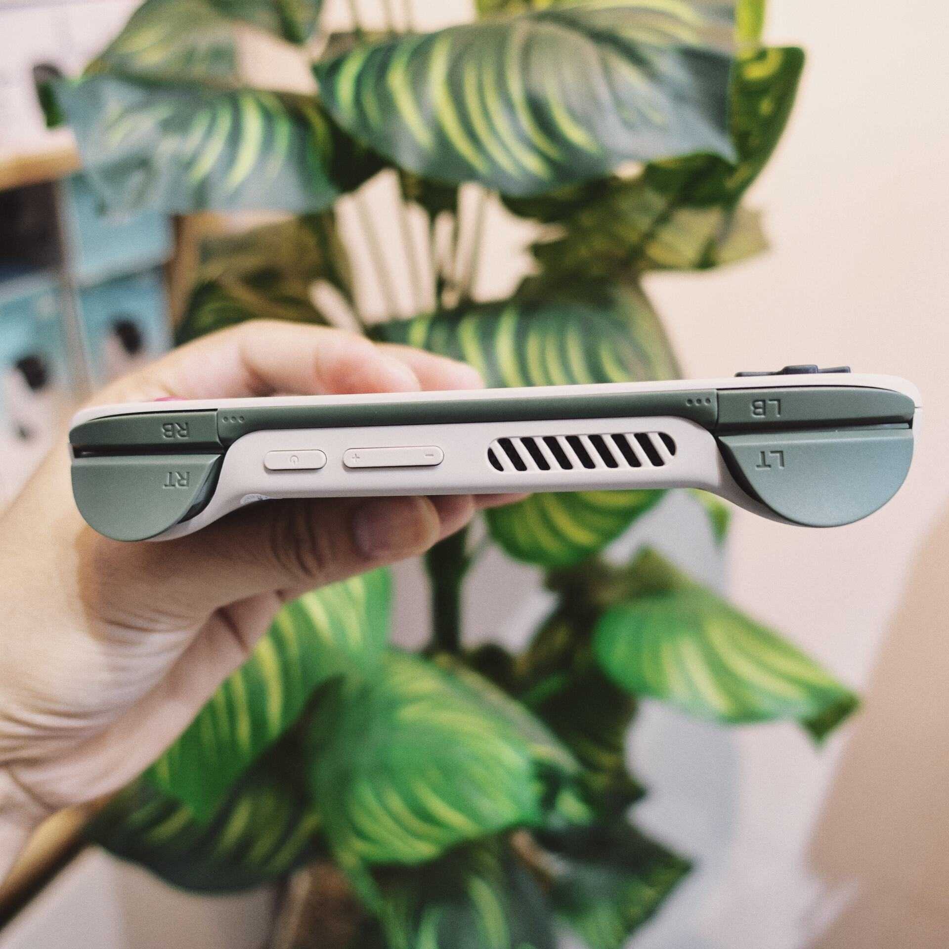 AYANEO Pocket Air Mini chơi game mượt mà với tản nhiệt hiệu quả