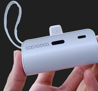 GOOJODOQ 4000mAh thiết kế nhỏ gọn đổi lại dung lượng thấp
