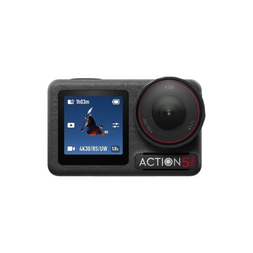 Hình ảnh DJI Action 5 Pro thể hiện khả năng quay đêm xuất sắc và tính tiện dụng cao.