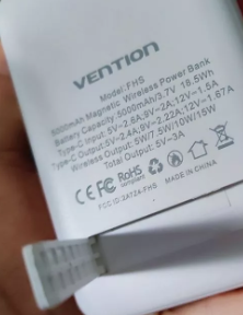 Sạc dự ph&ograve;ng Vention FHT Magnetic Wireless Power Bank 10000mAh PD 22.5W với ch&acirc;n chống tiện lợi vừa sạc vừa xem phim