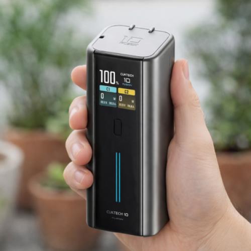 Thiết bị Cuktech 10 Fusion, củ sạc kiêm pin dự phòng 134W, màu đen, thiết kế tối giản tiện lợi.