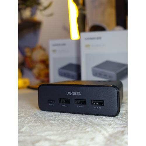 Trạm sạc UGREEN S6 Magic Cube 65W tích hợp nhiều cổng, tối ưu không gian làm việc gọn gàng.