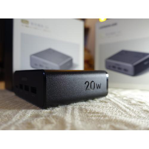 Trạm sạc UGREEN S6 Magic Cube 65W với công nghệ GaN hiện đại, tối ưu không gian bàn làm việc gọn gàng.