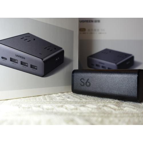 UGREEN S6 Magic Cube 65W gọn nhẹ, sạc nhanh nhiều thiết bị, tối ưu góc làm việc hiện đại.