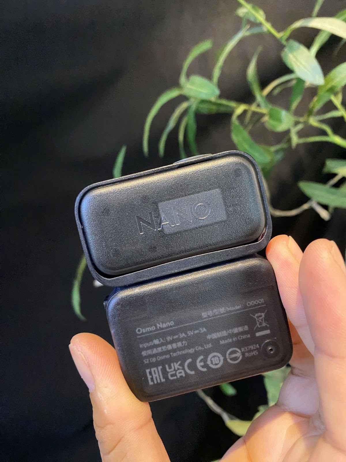 Camera kết hợp với Dock mặt sau của DJI Osmo Nano 64G