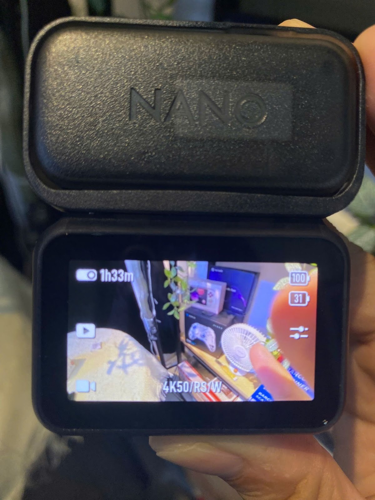 M&agrave;n h&igrave;nh khi chụp ảnh của DJI Osmo Nano