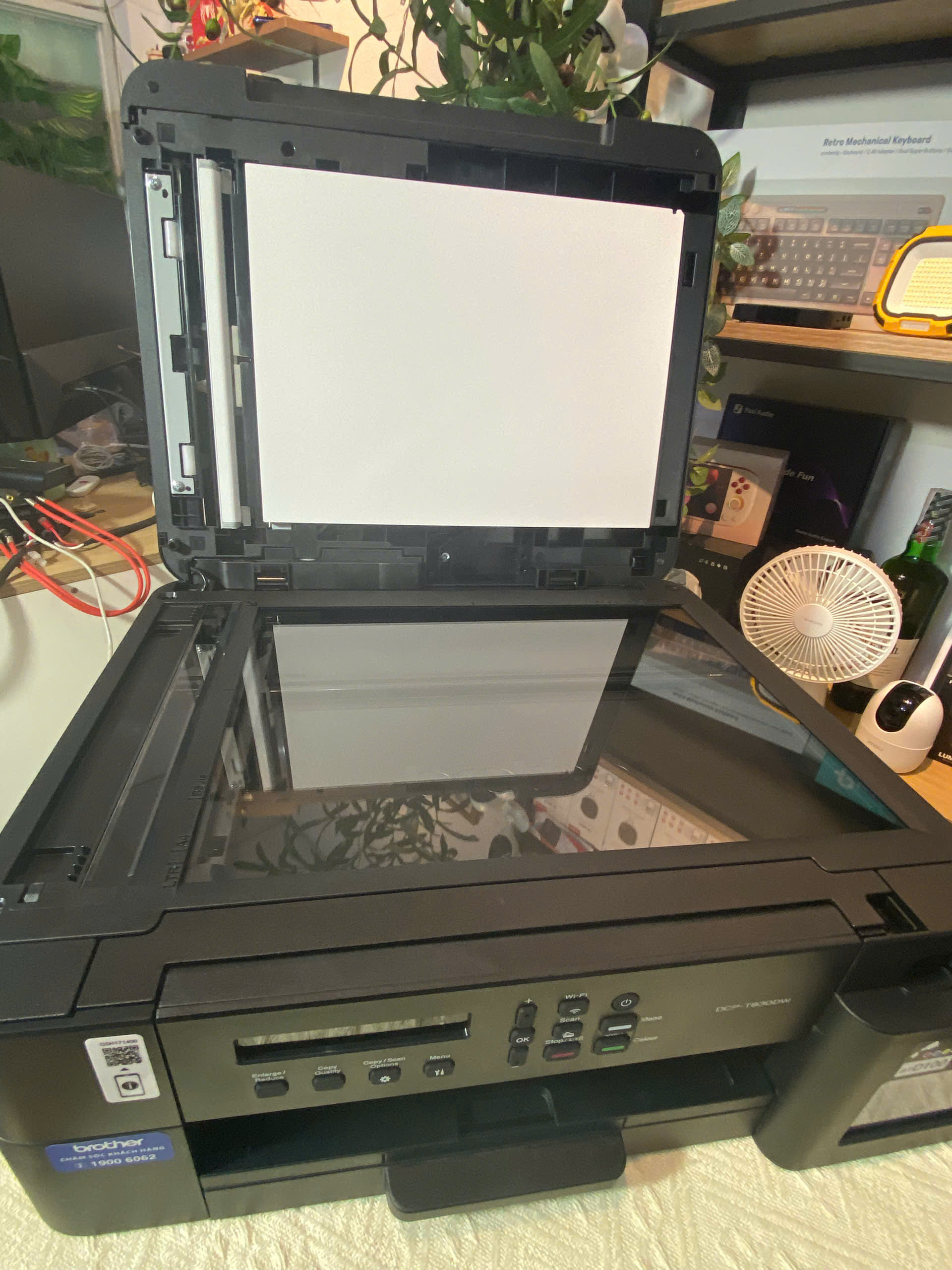 bề mặt scanner của m&aacute;y in  Brother DCP-T830DW